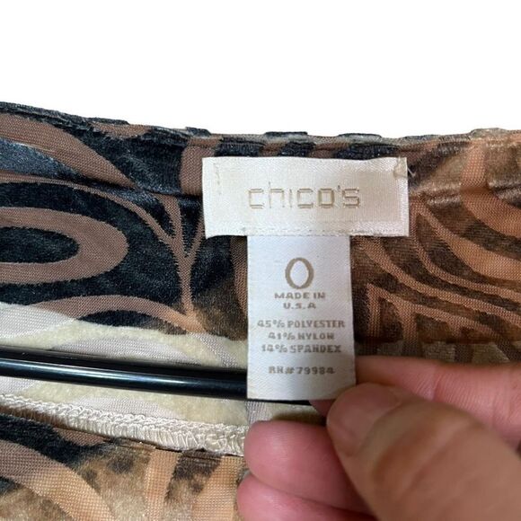 Chico’s Women’s Animal Print Velvet Blouse Size 0 - Picture 6 of 8